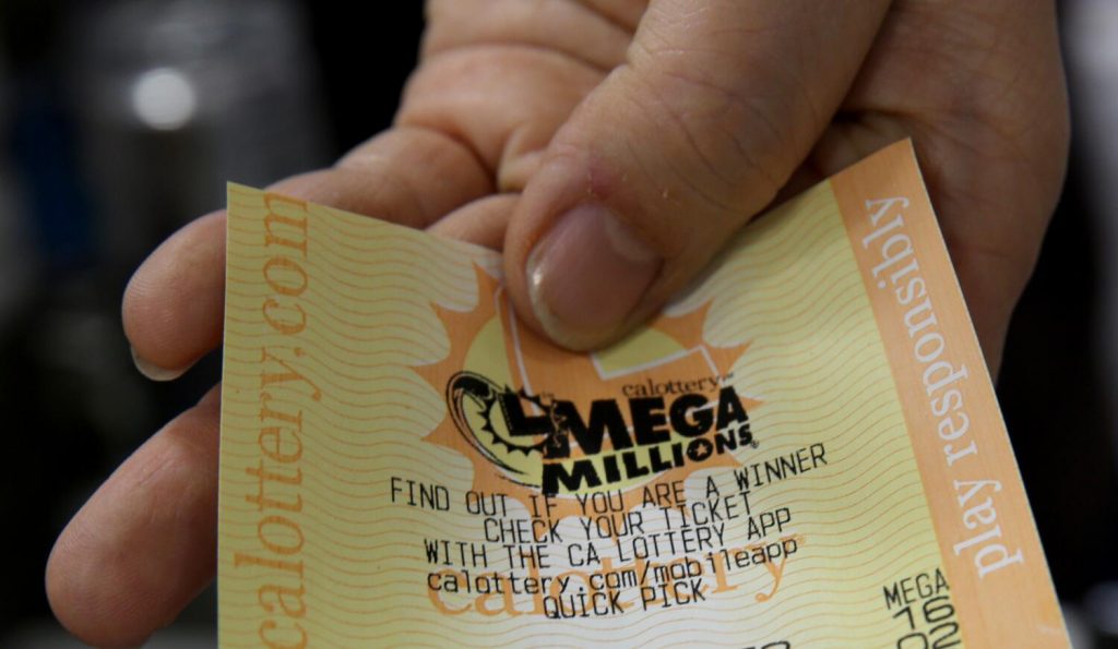 Mega Millions jackpot climbs to more than $1 billion