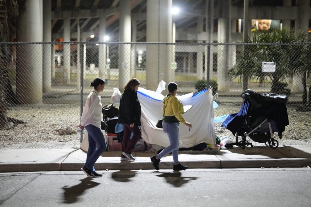 U.S. homelessness jumps to another record high, amid affordable housing shortage : NPR
