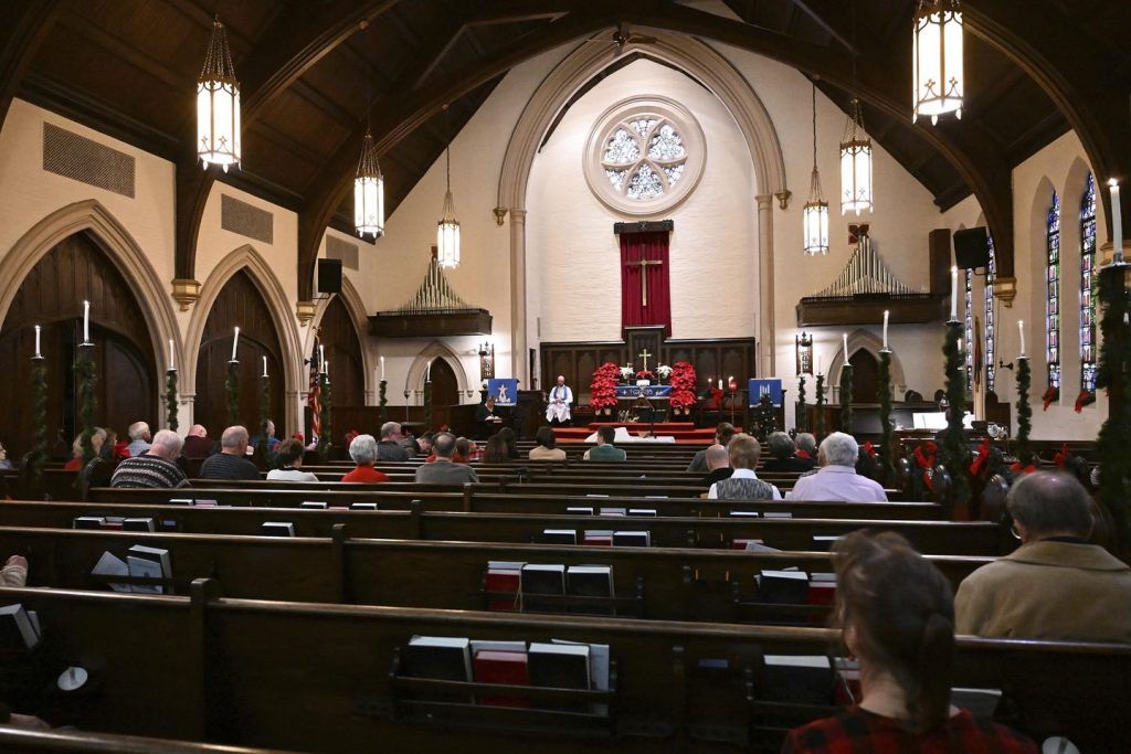Church closing in Bethlehem, Pennsylvania, donates the last of its money in Christmas act of charity