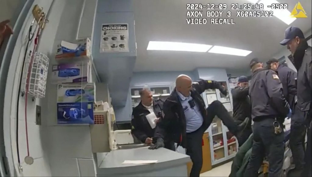 New York correctional officers pummeled handcuffed man before death, footage shows