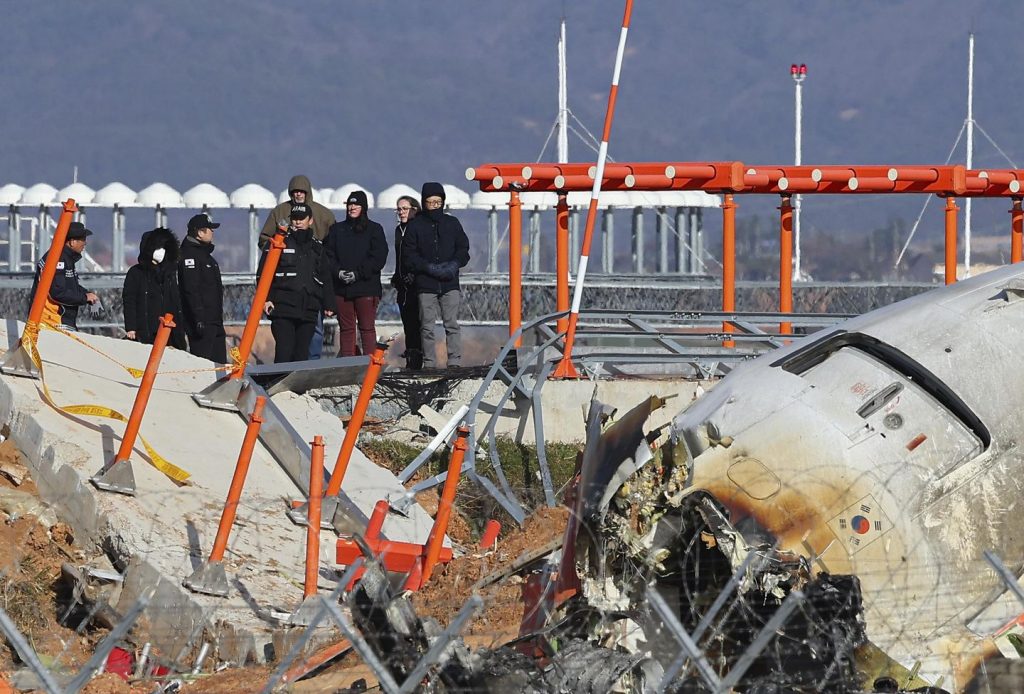 Crisis-struck South Korea starts new year on unhappy, uncertain note