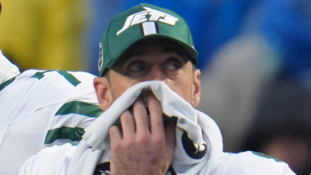 Aaron Rodgers sets dreadful NFL record as Jets crushed against Bills