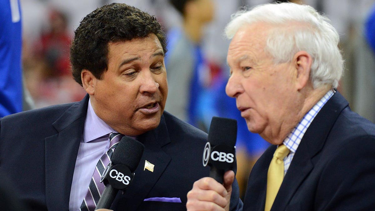 Greg Gumbel and Bill Raftery pregame