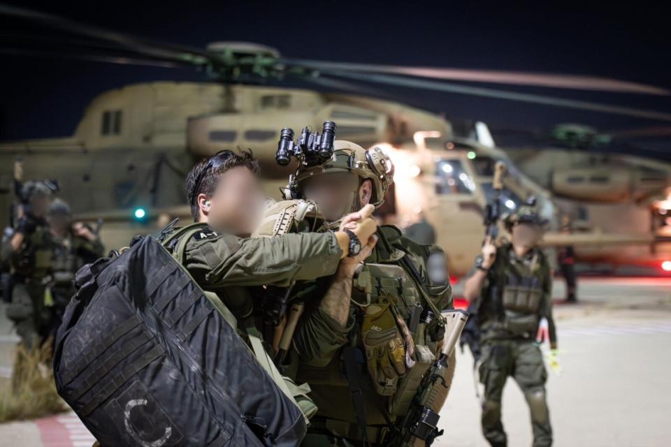 IAF commandos after their return to Israel from the Syria raid last September. <em>IDF</em>