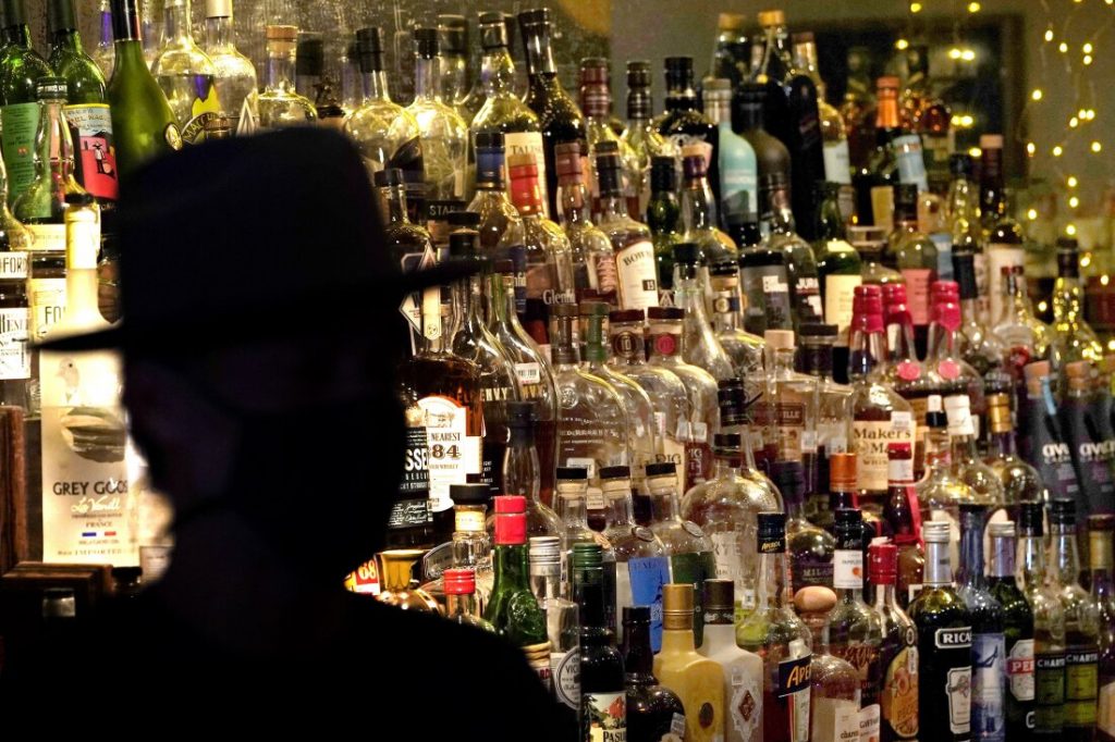 Why U.S. Surgeon General wants cancer warning labels on alcohol : NPR