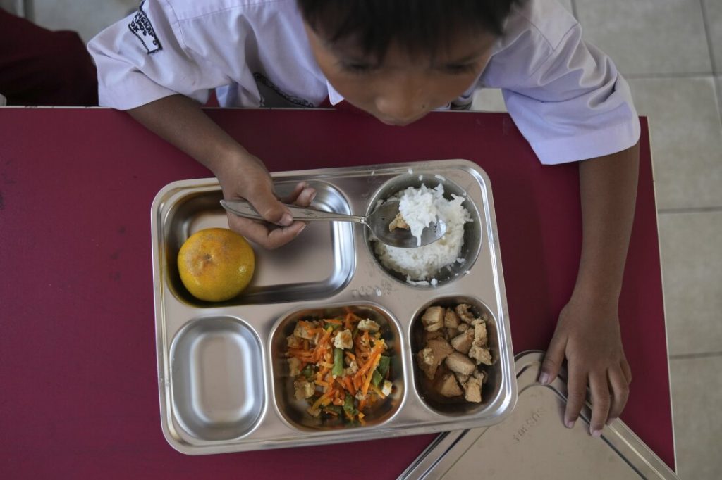 Indonesia launches free meals program to fight stunting : NPR