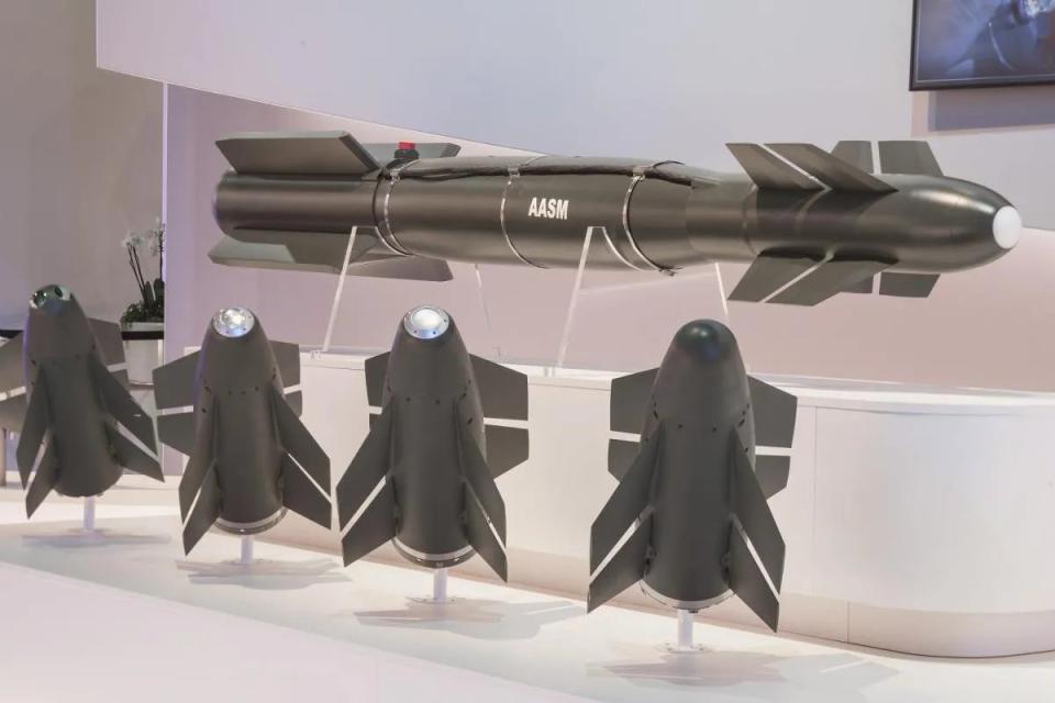 A display depicting different guidance options for the Hammer. <em>Safran</em>