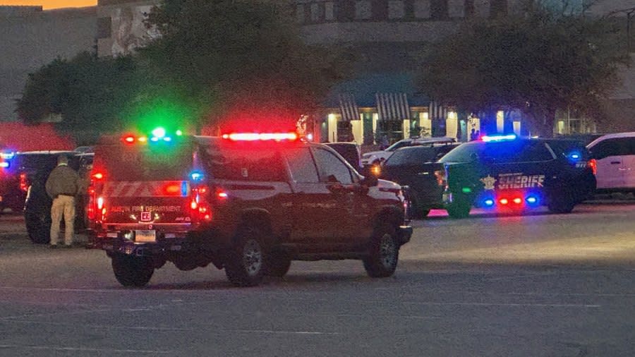 No arrests were made after a dispute between two groups led to a shot being fired inside the Lakeline Mall at the food court. (KXAN photo/Nabil Ramadna)