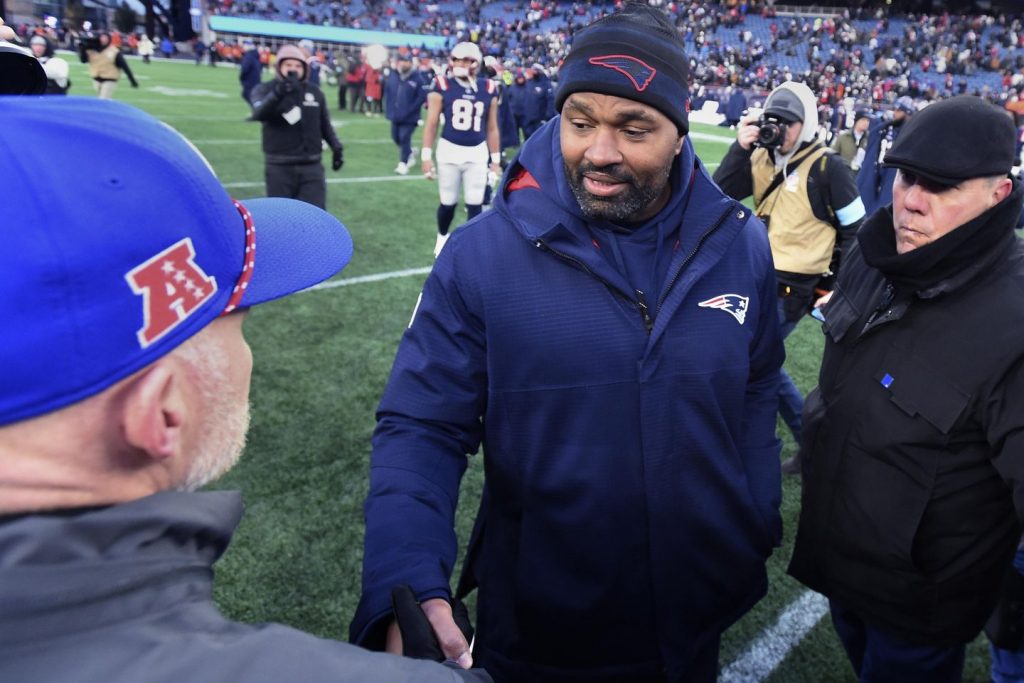 Patriots fire Mayo as coach shortly after beating Bills to finish his lone season at 4-13