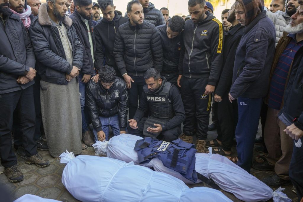 At least 30 people killed by Israeli strikes in Gaza as stalled ceasefire talks set to resume