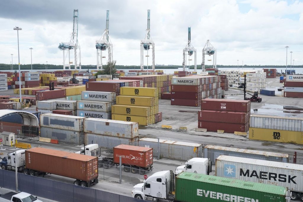 East, Gulf Coast dockworkers' union to restart talks next week