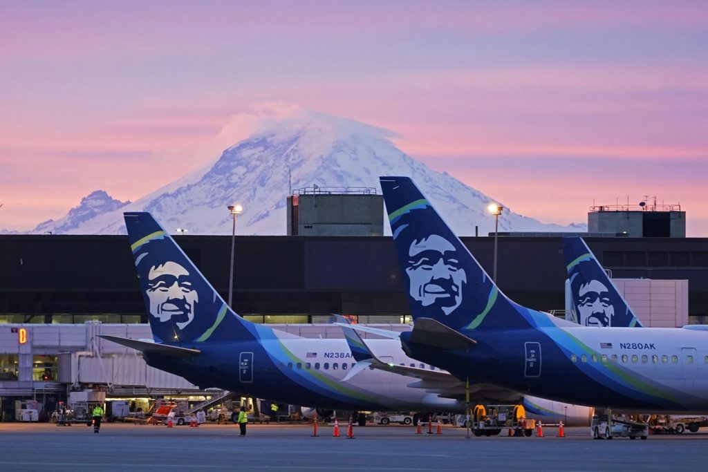 Alaska Airlines jet hits eagle, forced to turn back to Anchorage
