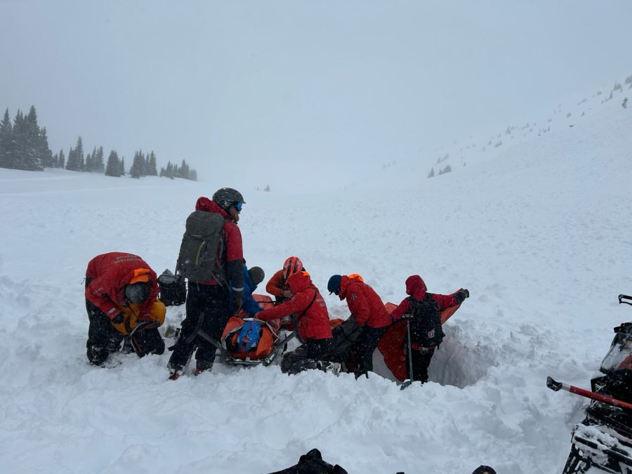 Man rescued after being buried in avalanche for over an hour