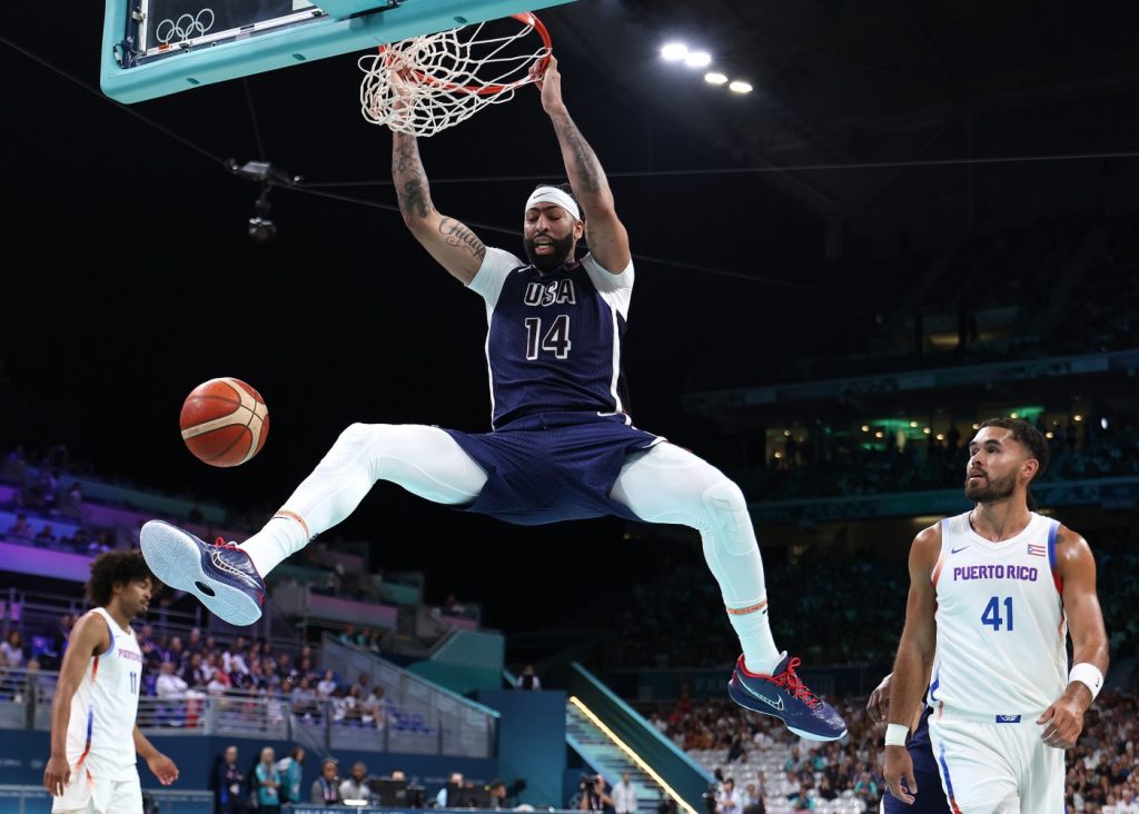 Anthony Davis, take the path that leads to your destination of choice