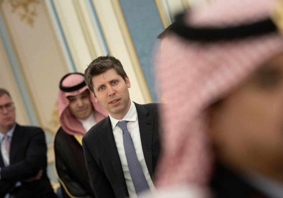 OpenAI Plans UAE Data Center Amid Trump’s Middle East Tour