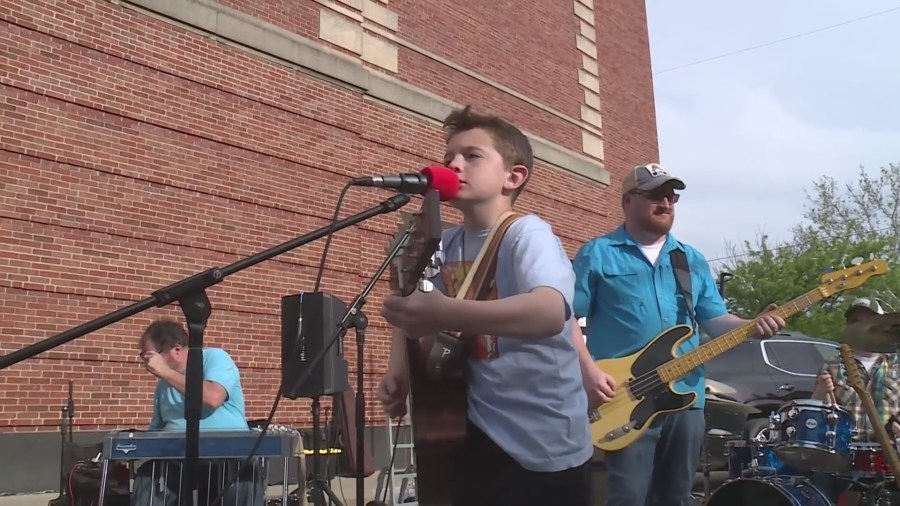 Belleville's Main Street transforms into Mother's Day music row